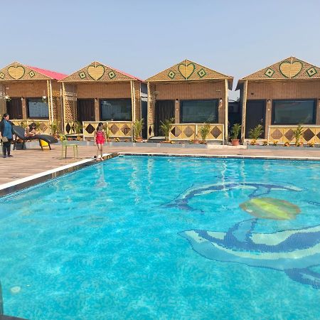 Midwaay Resort Patratu Exterior photo